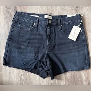 Universal Thread Shorts
